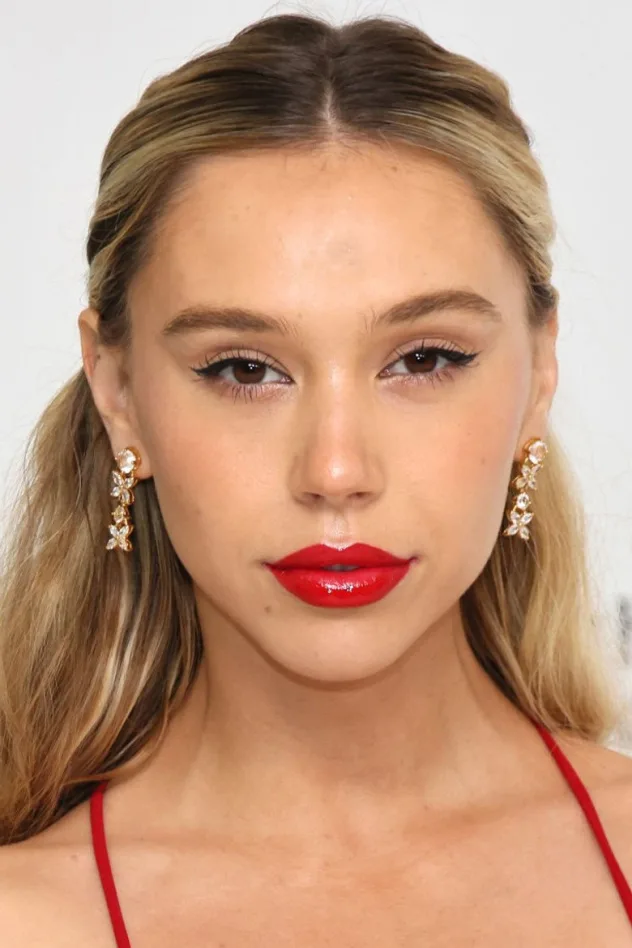 Alexis Ren fotoğrafı