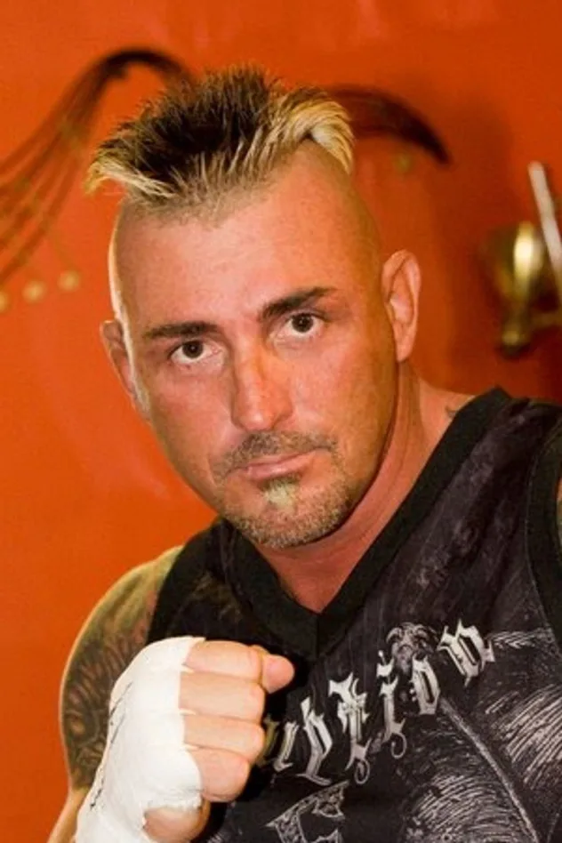 Shannon Ritch fotoğrafı