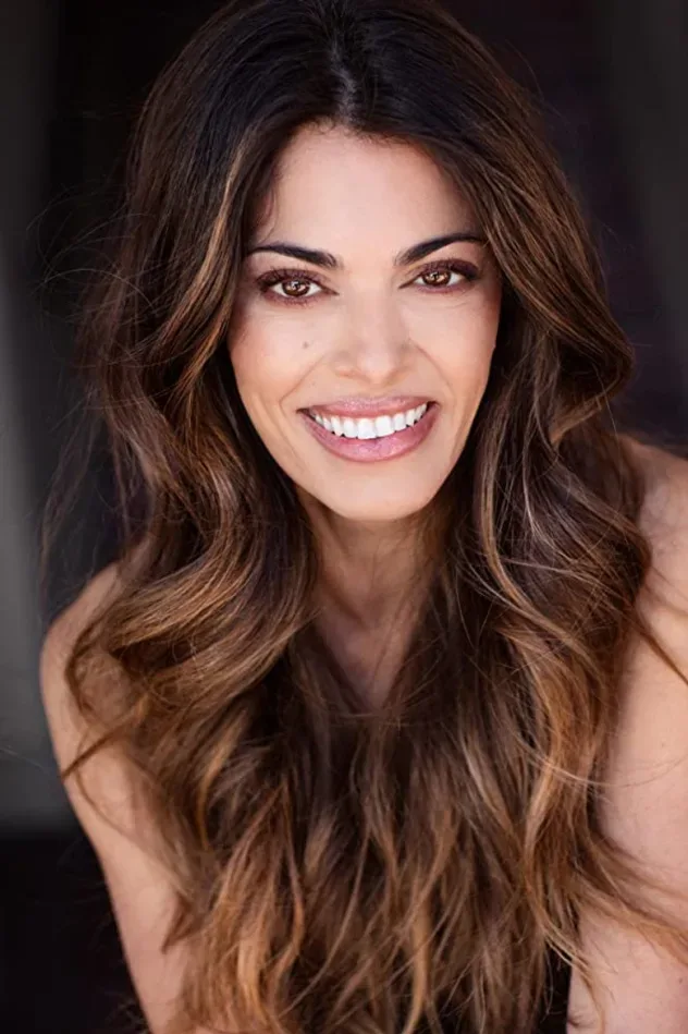 Обложка для Lindsay Hartley