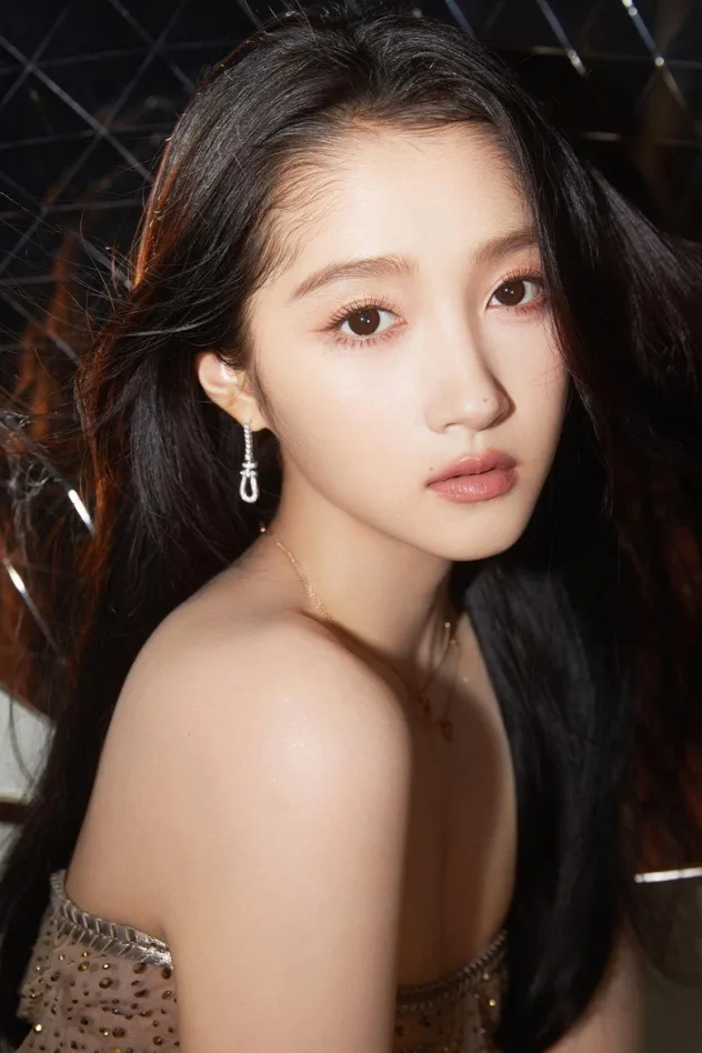 Guan Xiaotong fotoğrafı