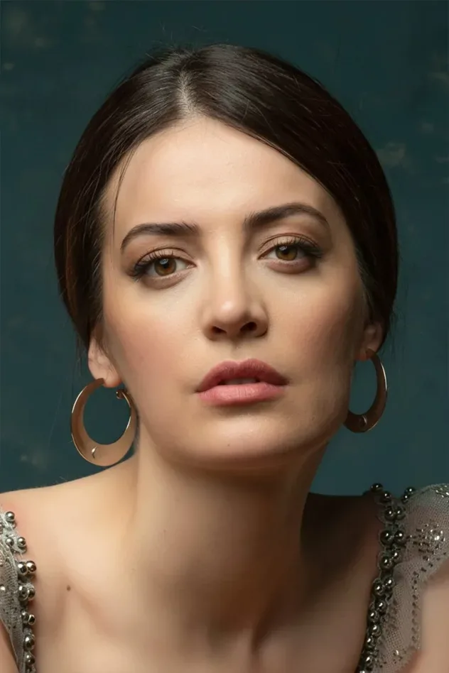 Imagen de portada para İrem Sak