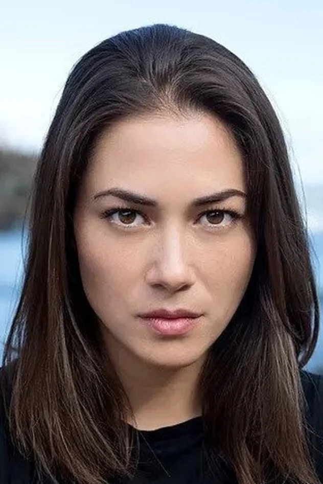 Krista Alvarez fotoğrafı
