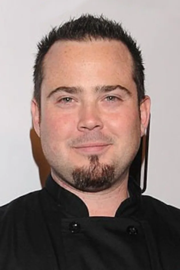 Justin Urich fotoğrafı
