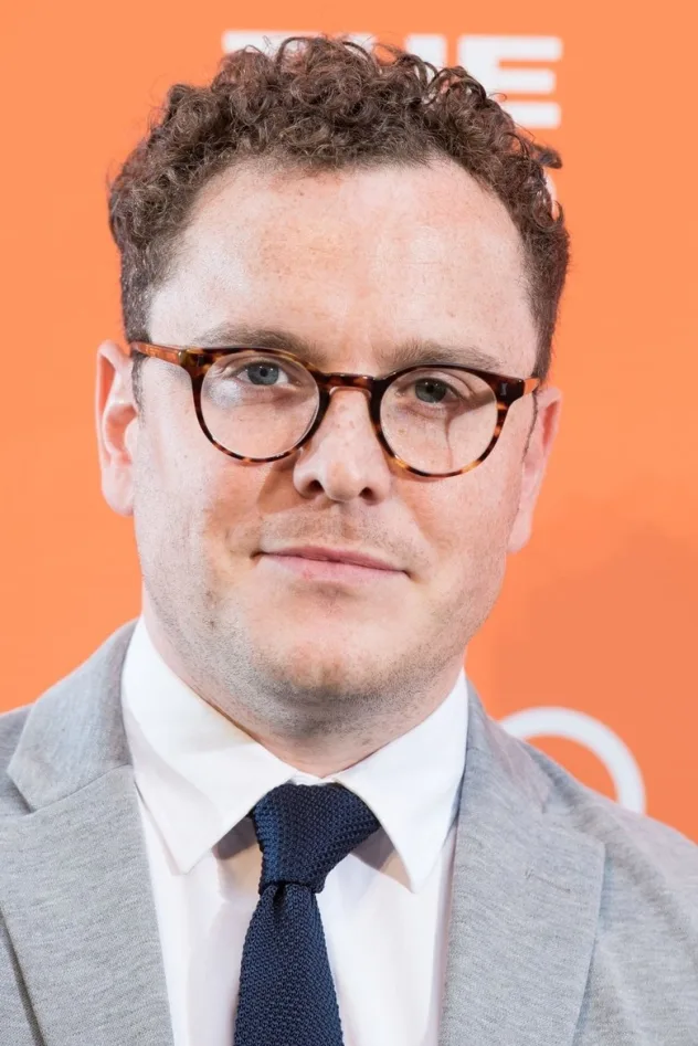 Joshua McGuire fotoğrafı
