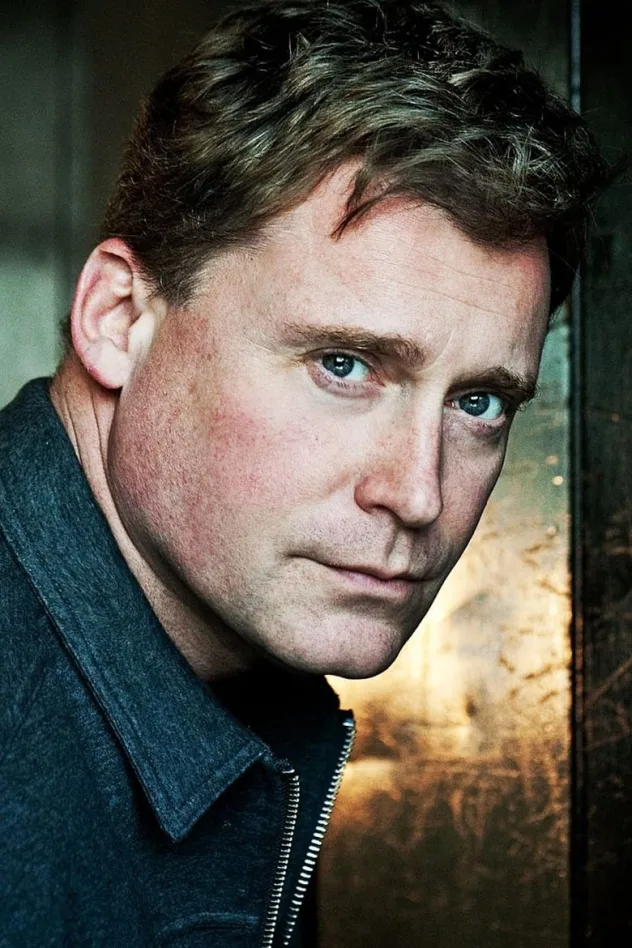 Tim Campbell fotoğrafı