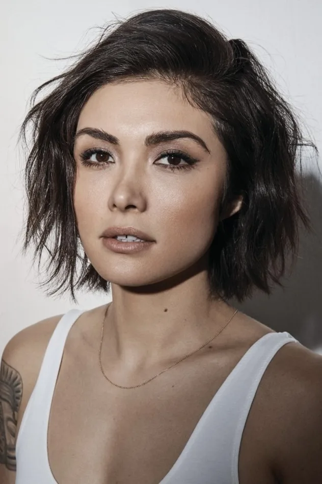 Daniella Pineda fotoğrafı