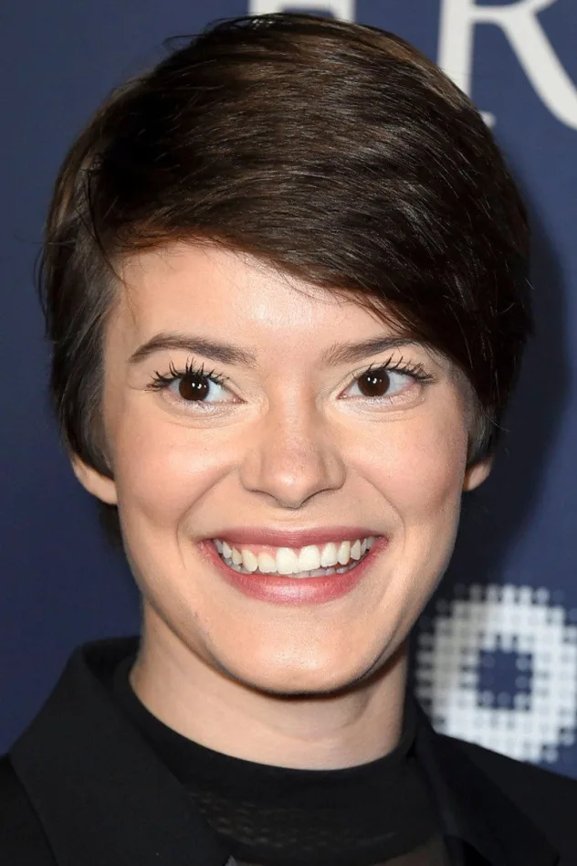 Emily Hinkler fotoğrafı