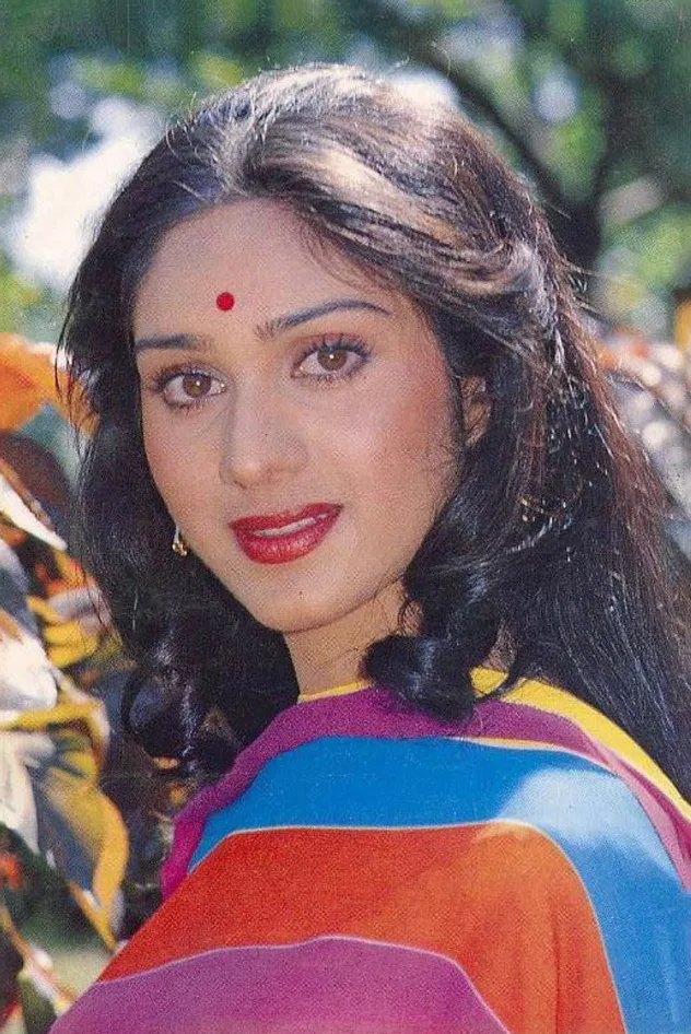 Meenakshi Sheshadri fotoğrafı