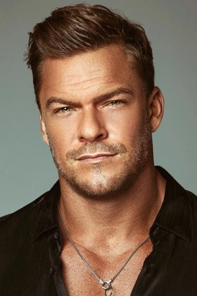 Alan Ritchson fotoğrafı