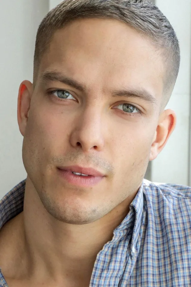 Blake Richardson fotoğrafı
