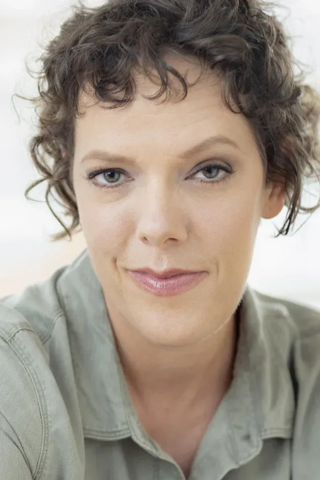 Imagen de portada para Amanda Bruton