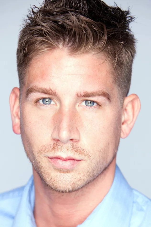Ryan Phillips fotoğrafı