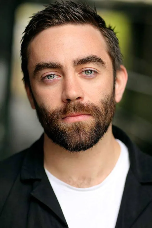 James Corrigan fotoğrafı
