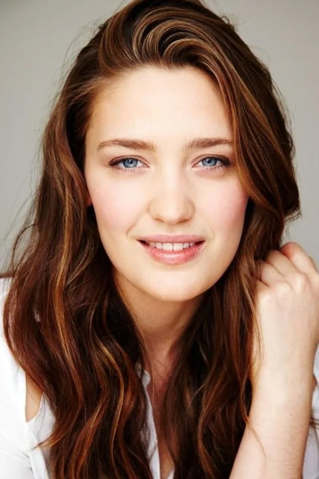 Tess Haubrich fotoğrafı