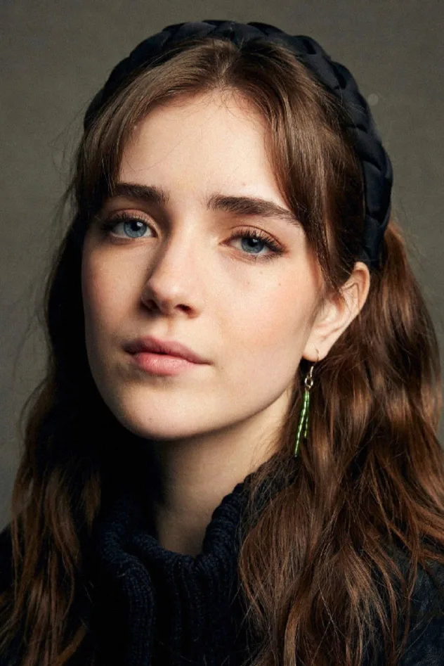 Talia Ryder fotoğrafı