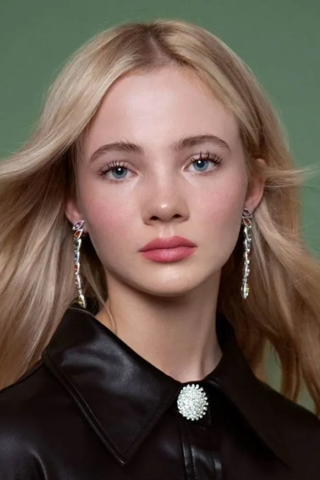 Freya Allan fotoğrafı