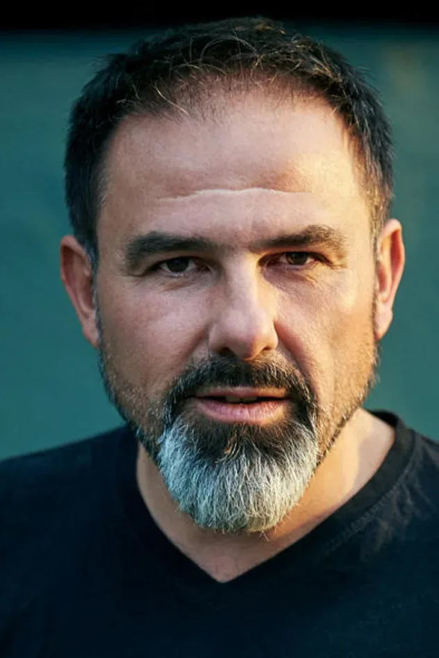 Cover image for Carlos Lobo