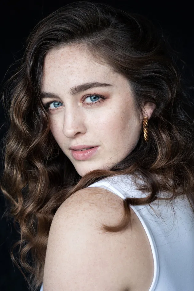 Danielle Galligan fotoğrafı