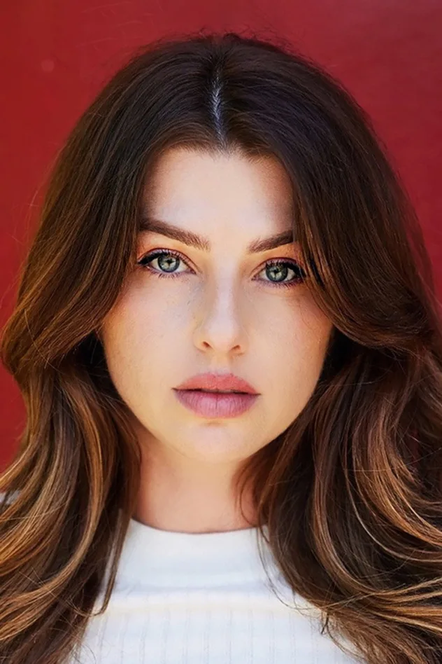 Julia Valentine Larson fotoğrafı