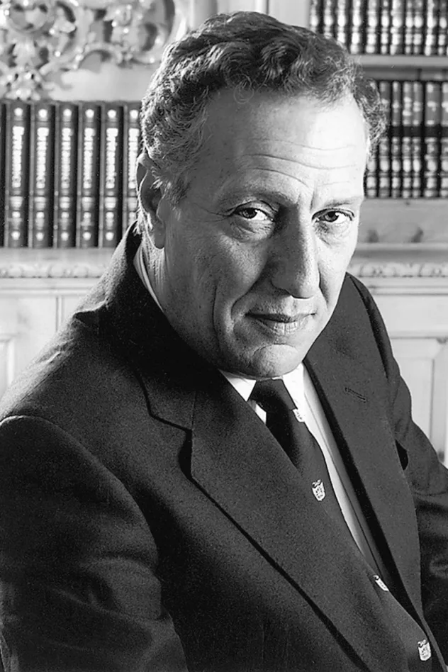 Frederick Forsyth fotoğrafı