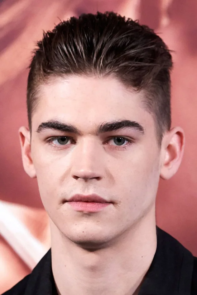 Hero Fiennes Tiffin fotoğrafı