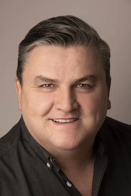 Simon Delaney fotoğrafı