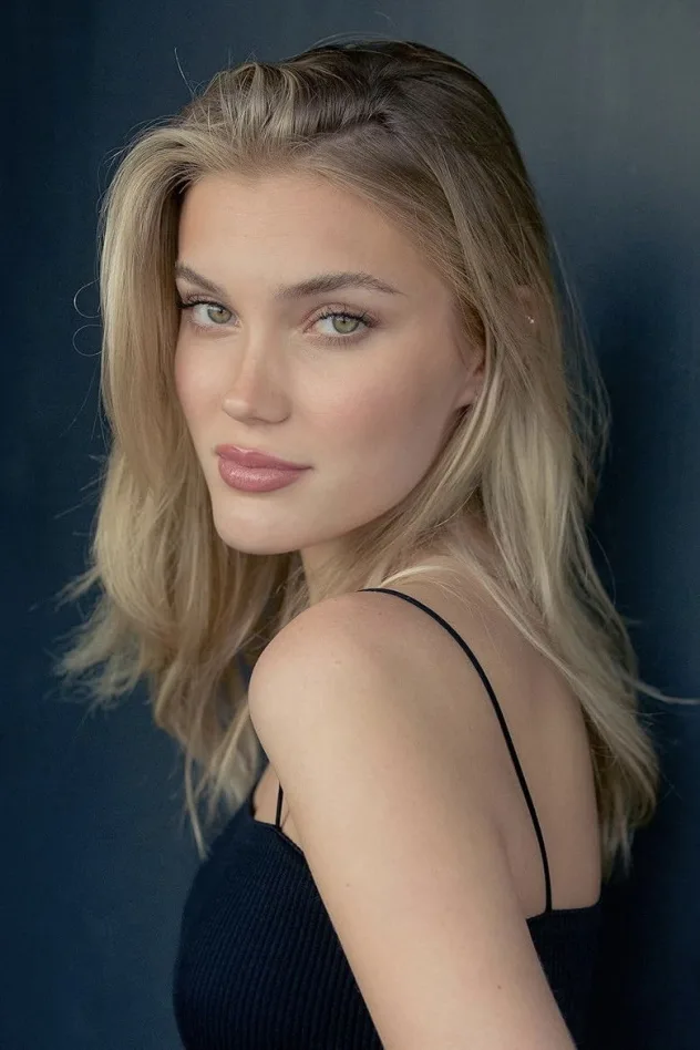 Mimi Slinger fotoğrafı