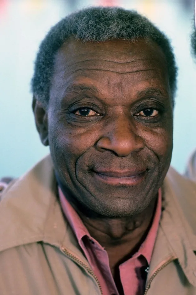 Moses Gunn fotoğrafı