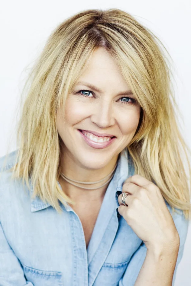 Julie Bélanger fotoğrafı