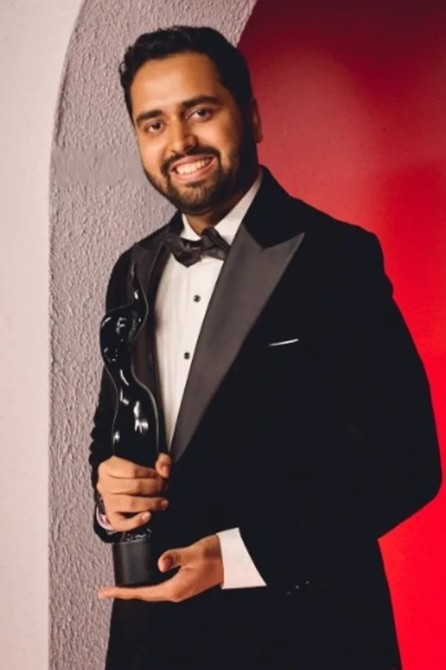 Monal Thaakar fotoğrafı