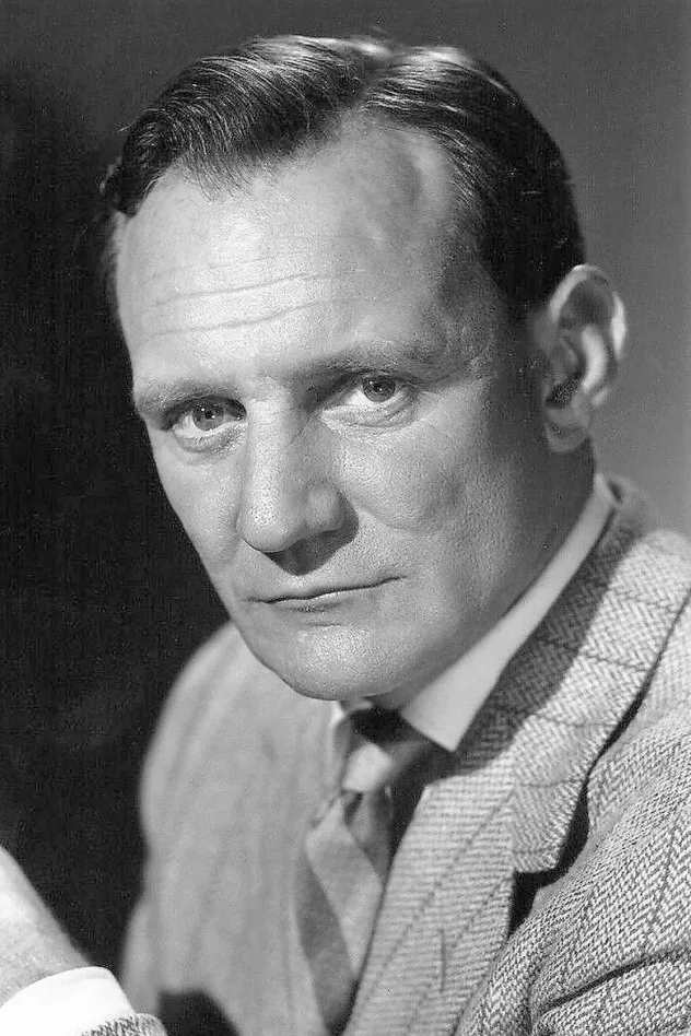 Trevor Howard fotoğrafı