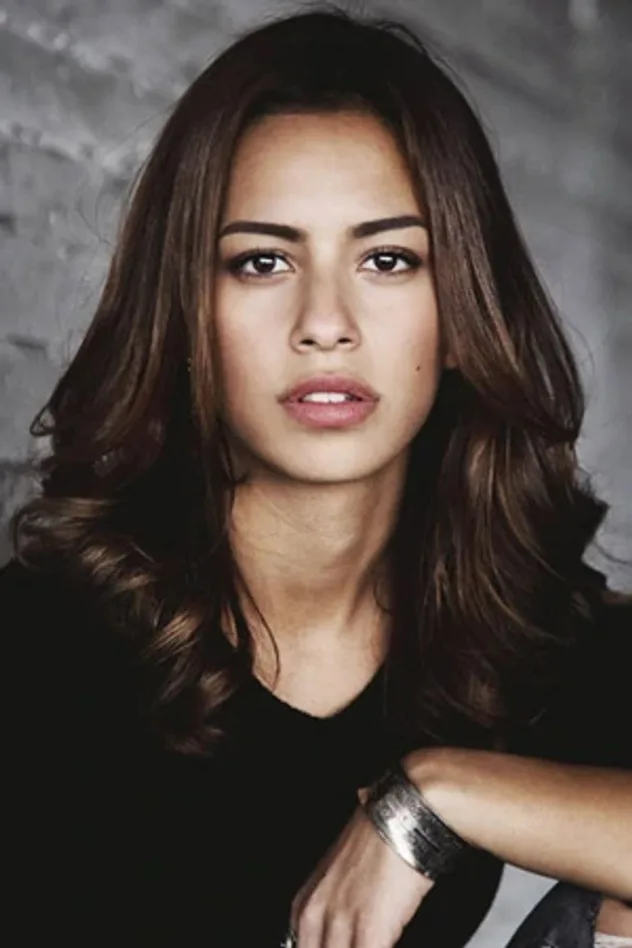 Gizem Emre fotoğrafı