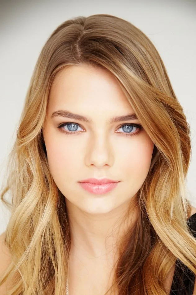 Indiana Evans fotoğrafı