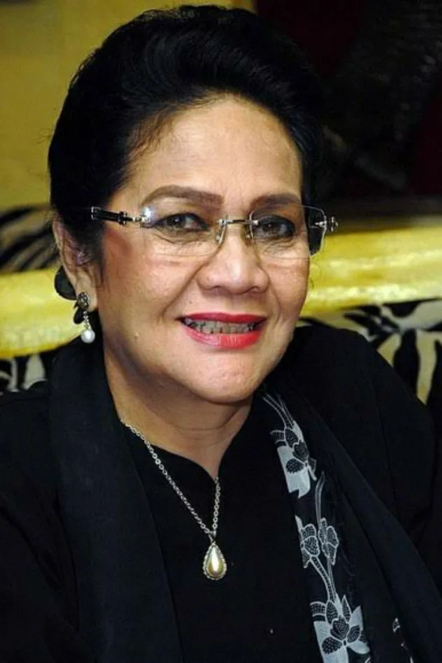 Rina Hasyim fotoğrafı