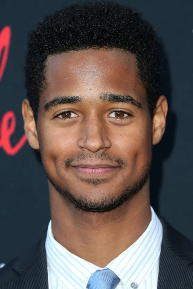 Alfred Enoch fotoğrafı
