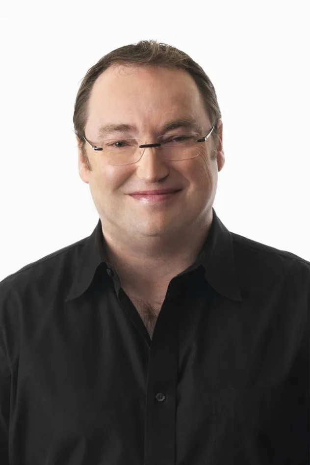 Simon J. Smith fotoğrafı