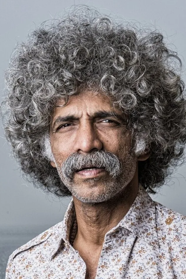 Makrand Deshpande fotoğrafı
