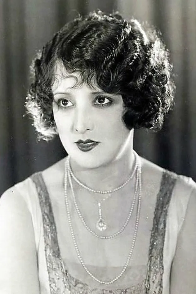 Estelle Taylor fotoğrafı