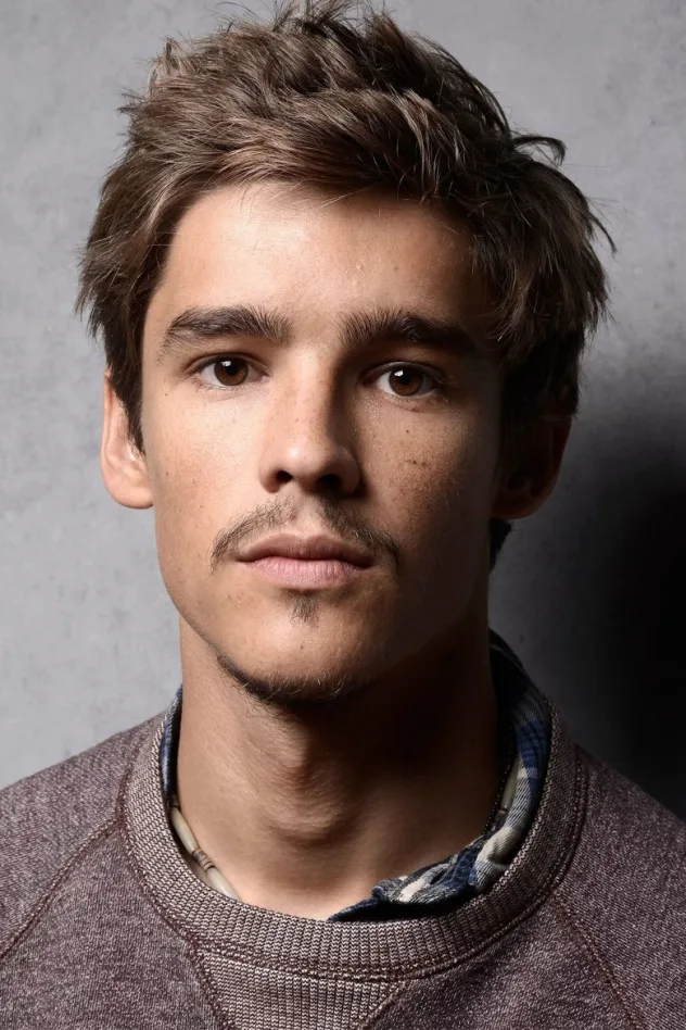 Brenton Thwaites fotoğrafı
