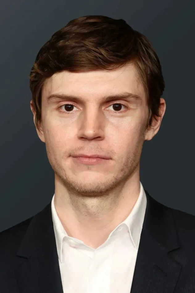 Evan Peters fotoğrafı