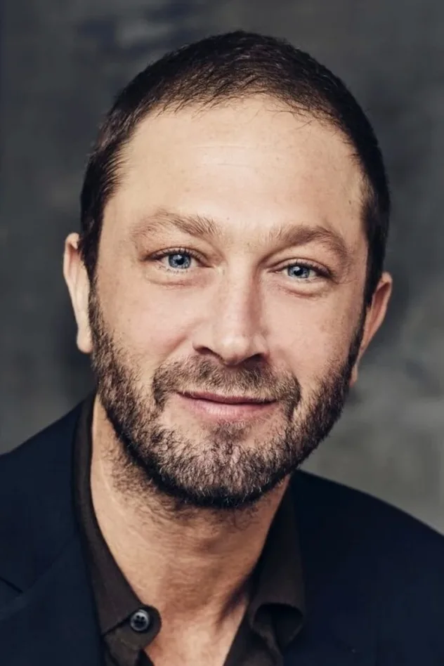 Ebon Moss-Bachrach fotoğrafı