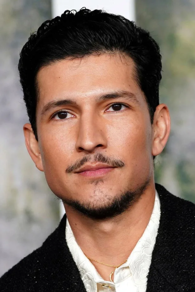 Danny Ramirez fotoğrafı