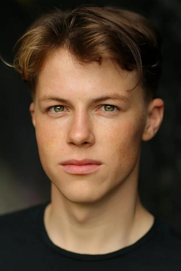 Milo Callaghan fotoğrafı