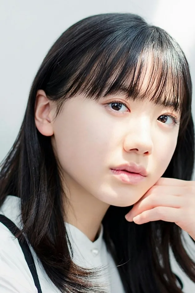 Mana Ashida fotoğrafı