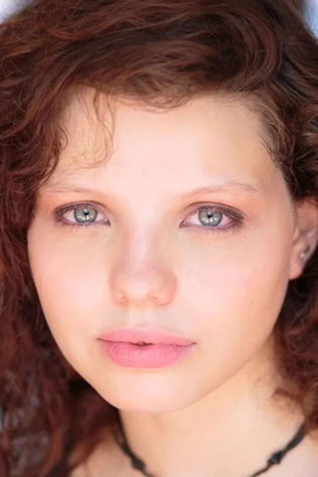 Chloë Levine fotoğrafı