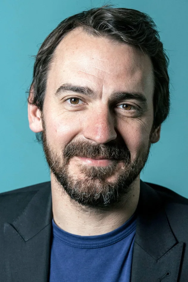 Ewen Leslie fotoğrafı