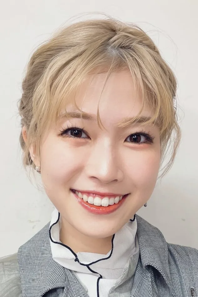 Yoshino Aoyama fotoğrafı