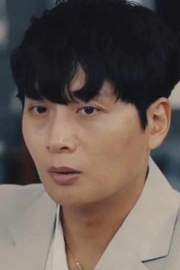 Kang Min-woo fotoğrafı