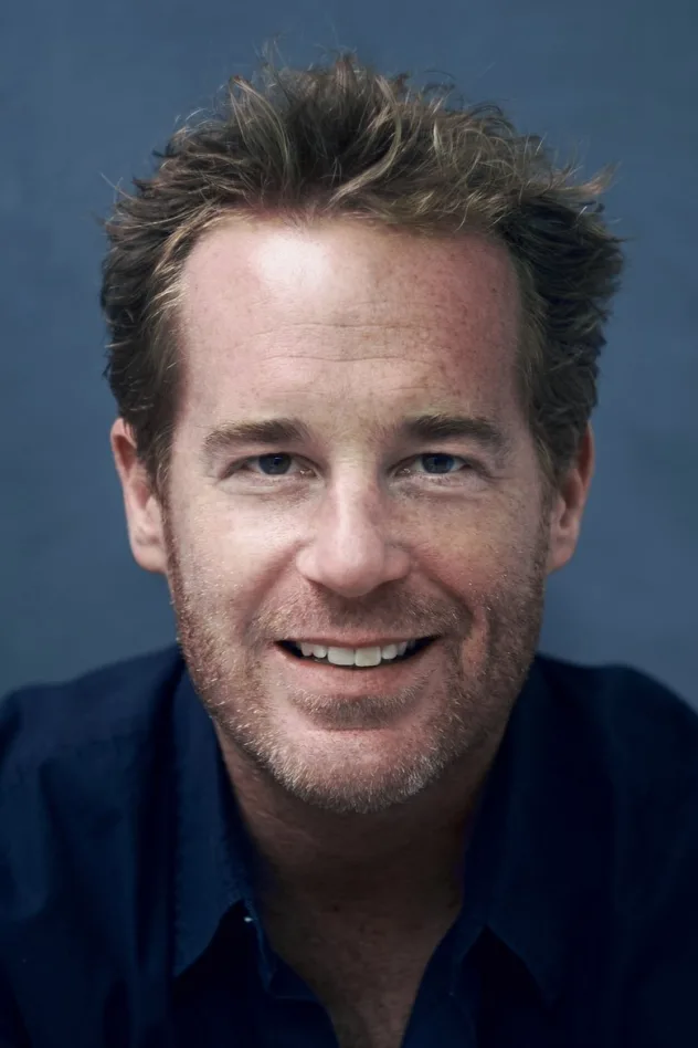 Adam James fotoğrafı