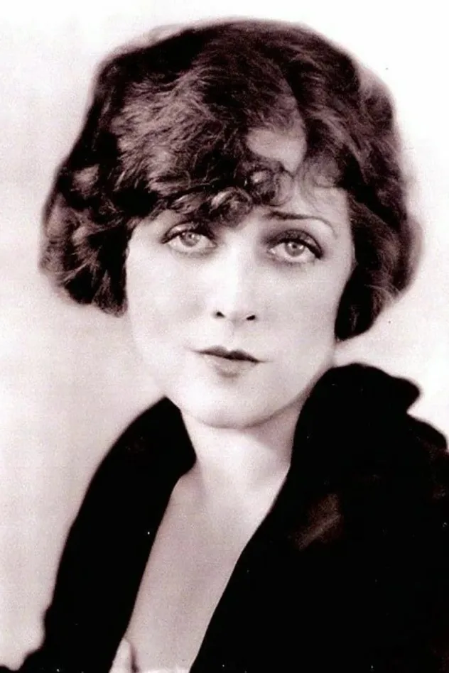 Katherine MacDonald fotoğrafı